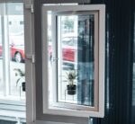 Pvc-fönster utåtgående utåtöppnat 2 glas kompositfönster