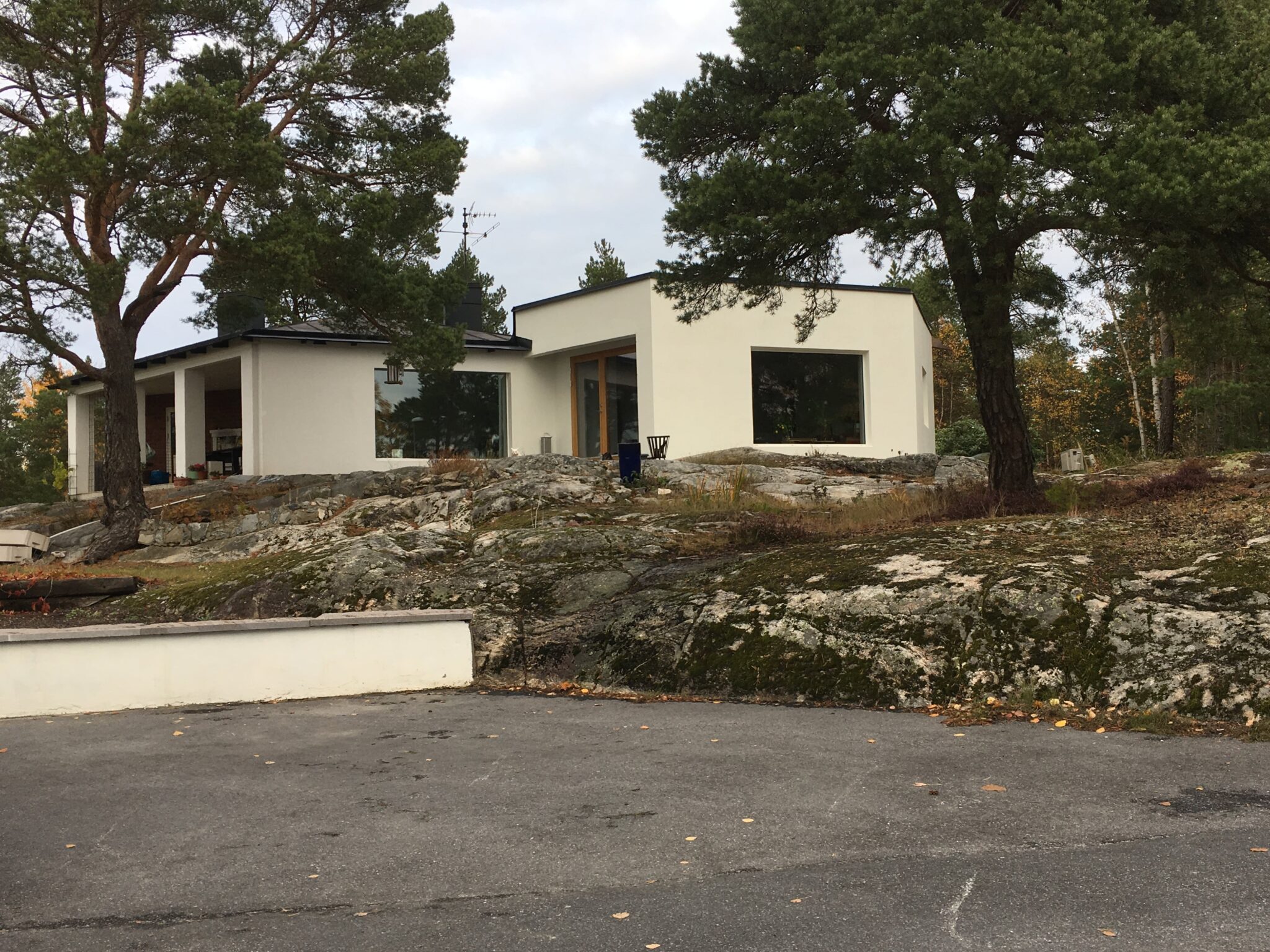 Funkishus med stora fönster Funkisvilla med stora fasta fönster